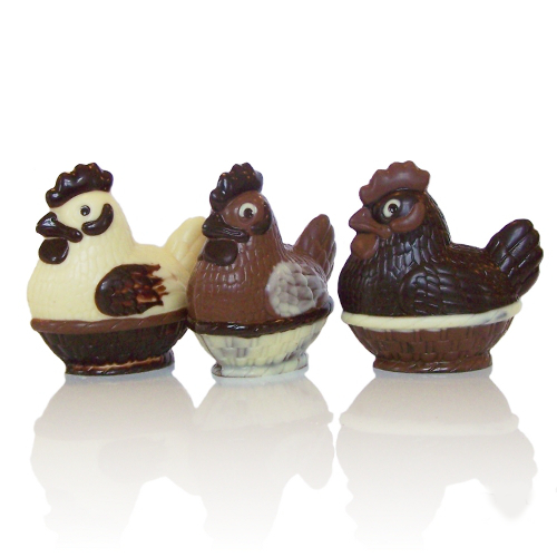Schokoladenfigur Henne auf Korb